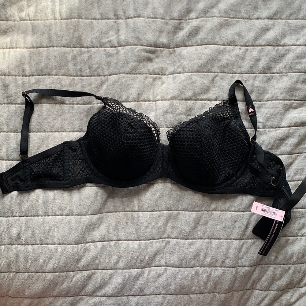 Black VS bra